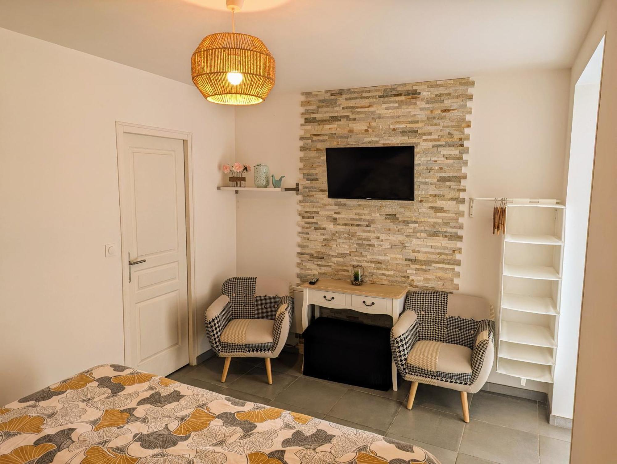 Studio Les Chambres De La Source - Milouin Sancourt  Exterior photo
